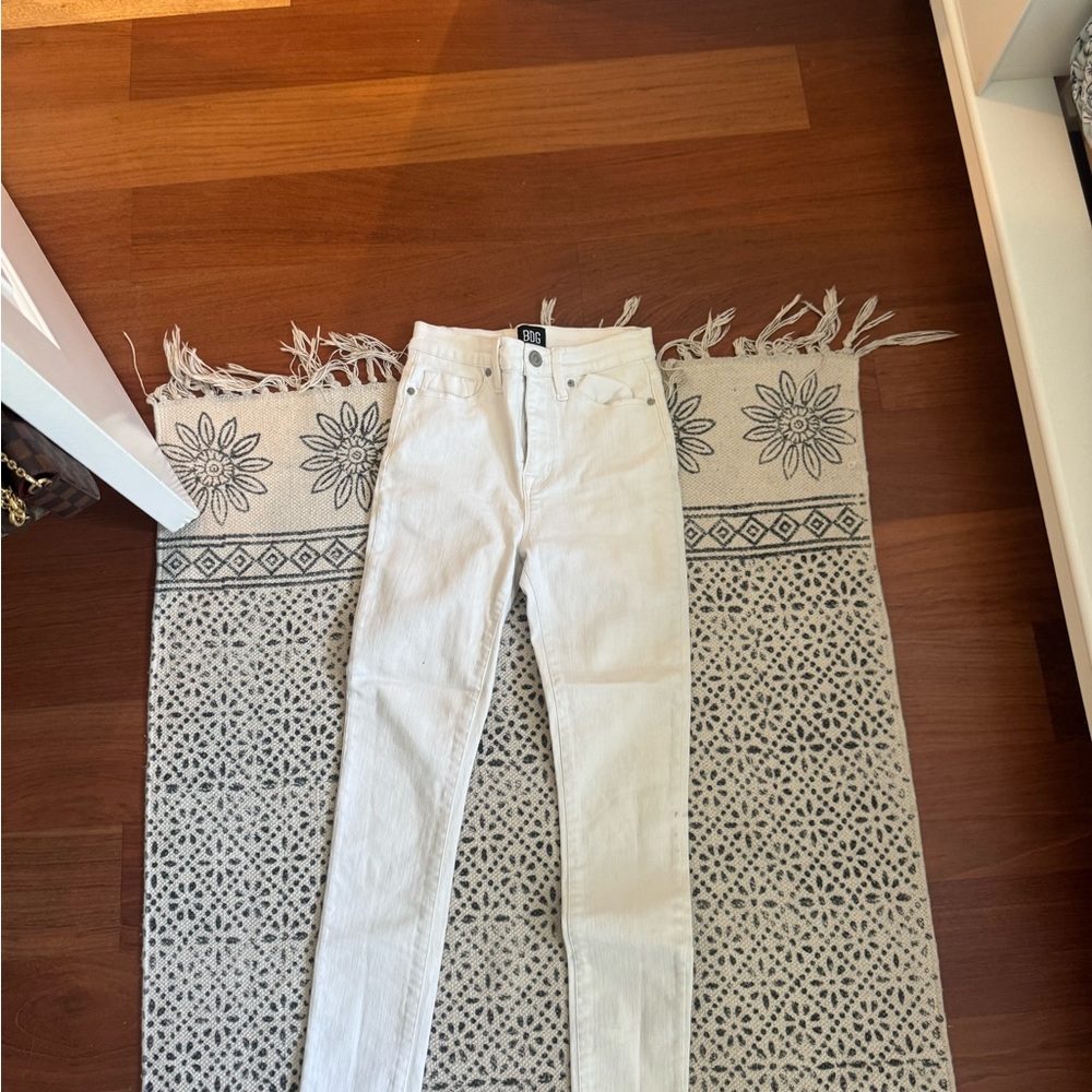 BDG White High Rise Jeans Slim Fit